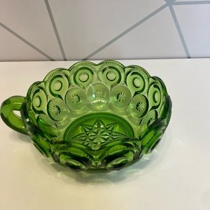 VINTAGE LE SMITH MOON AND STARS NAPPY BOWL GREEN.